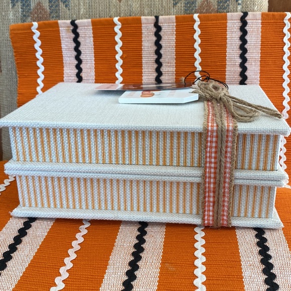 🆕🎃Rae Dunn “HELLO PUMPKIN” Decor - Picture 4 of 7